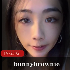 台湾S妹bunnybrownie火爆onlyfans合集，117个视频总大小8.8G，用嘴吞金迎接男主，迷人表情尽收眼底